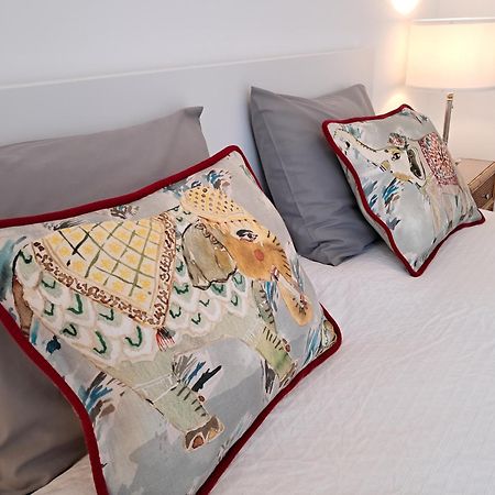 Apartamentos Almirante Hoyos Seville Ngoại thất bức ảnh