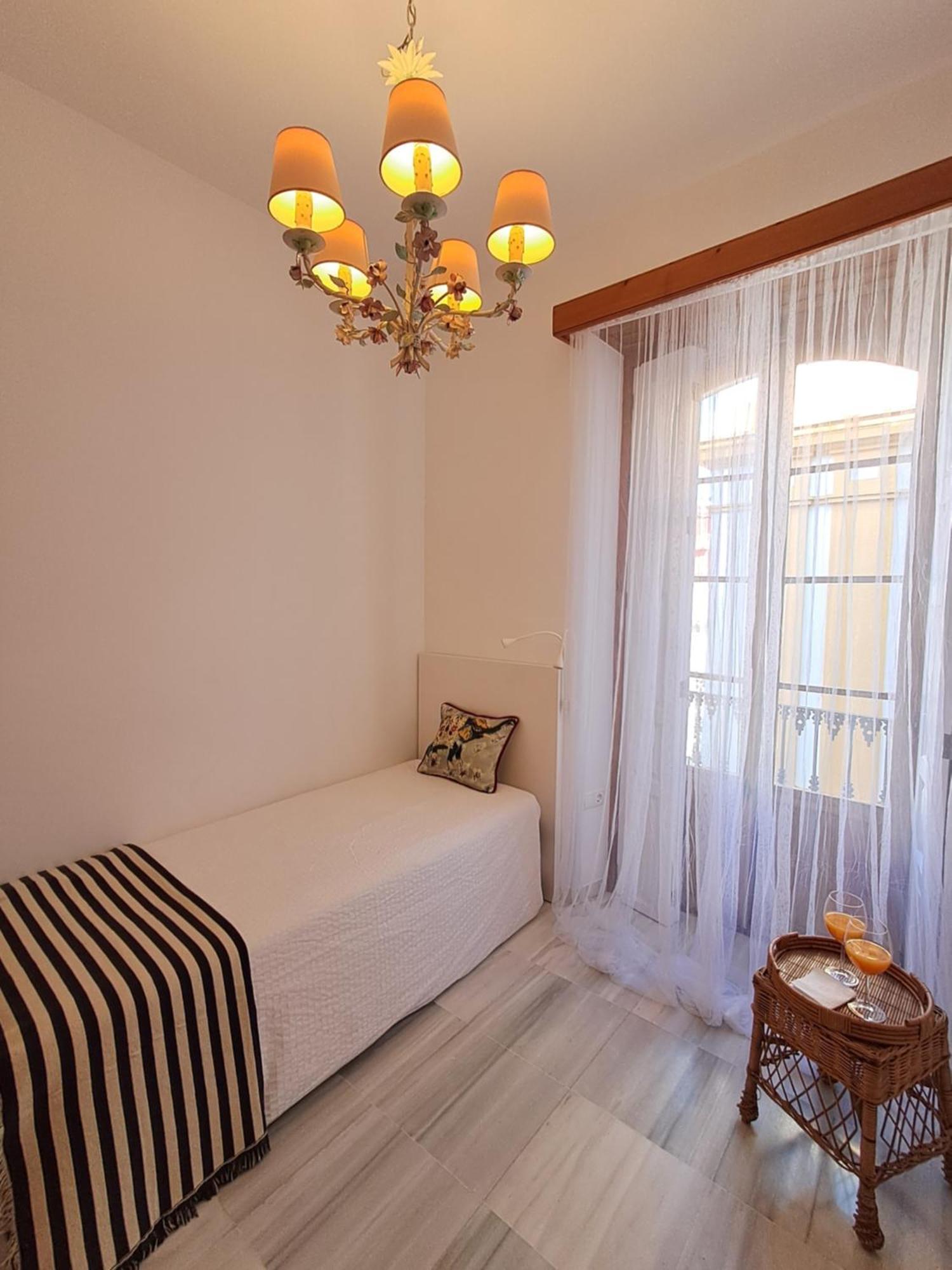 Apartamentos Almirante Hoyos Seville Ngoại thất bức ảnh