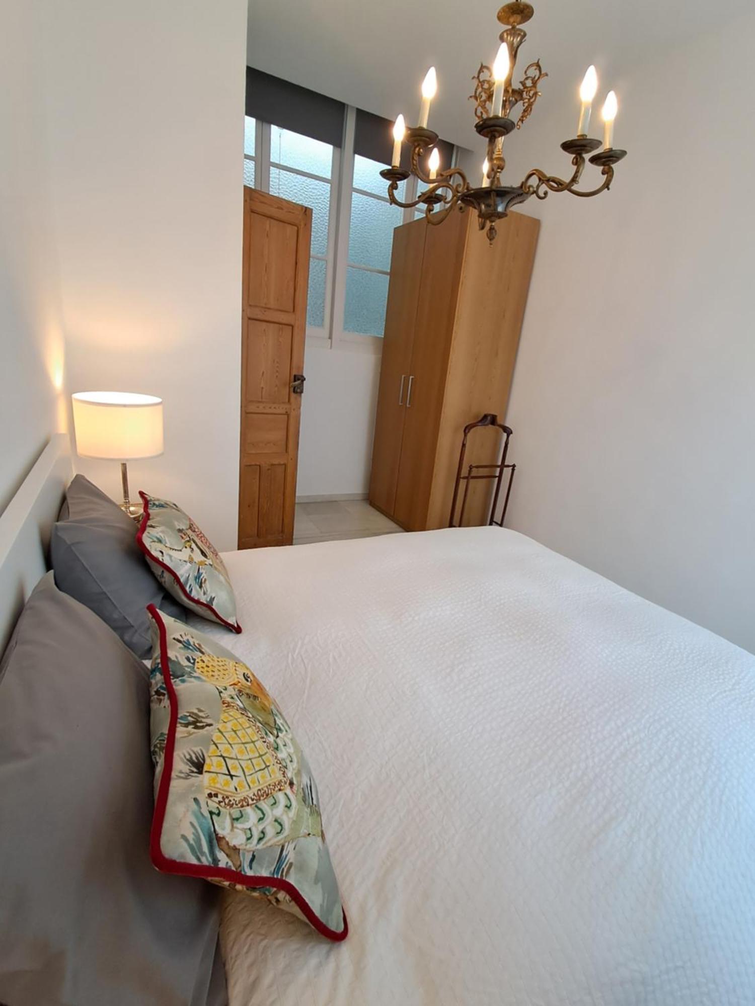 Apartamentos Almirante Hoyos Seville Ngoại thất bức ảnh