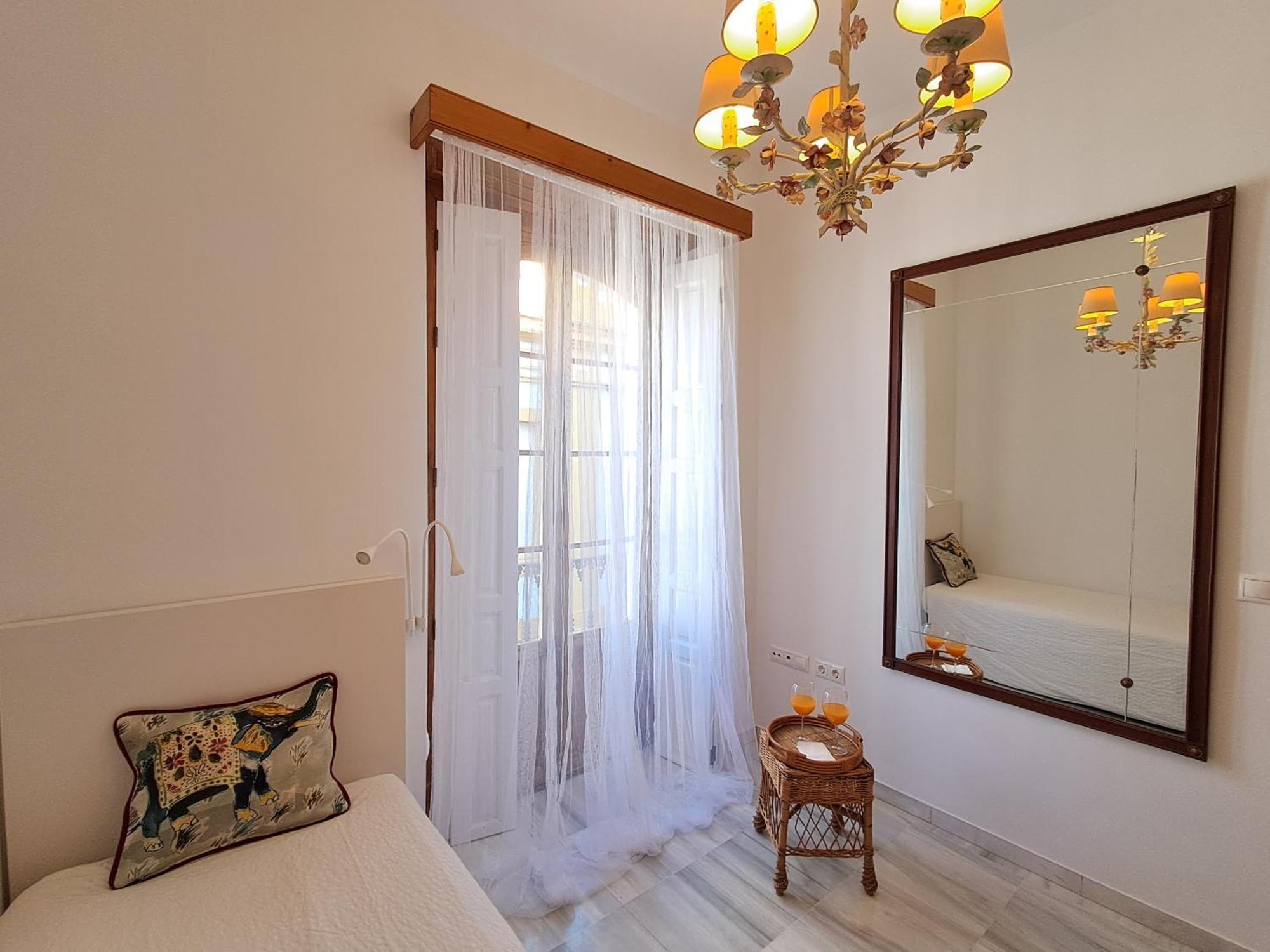Apartamentos Almirante Hoyos Seville Ngoại thất bức ảnh