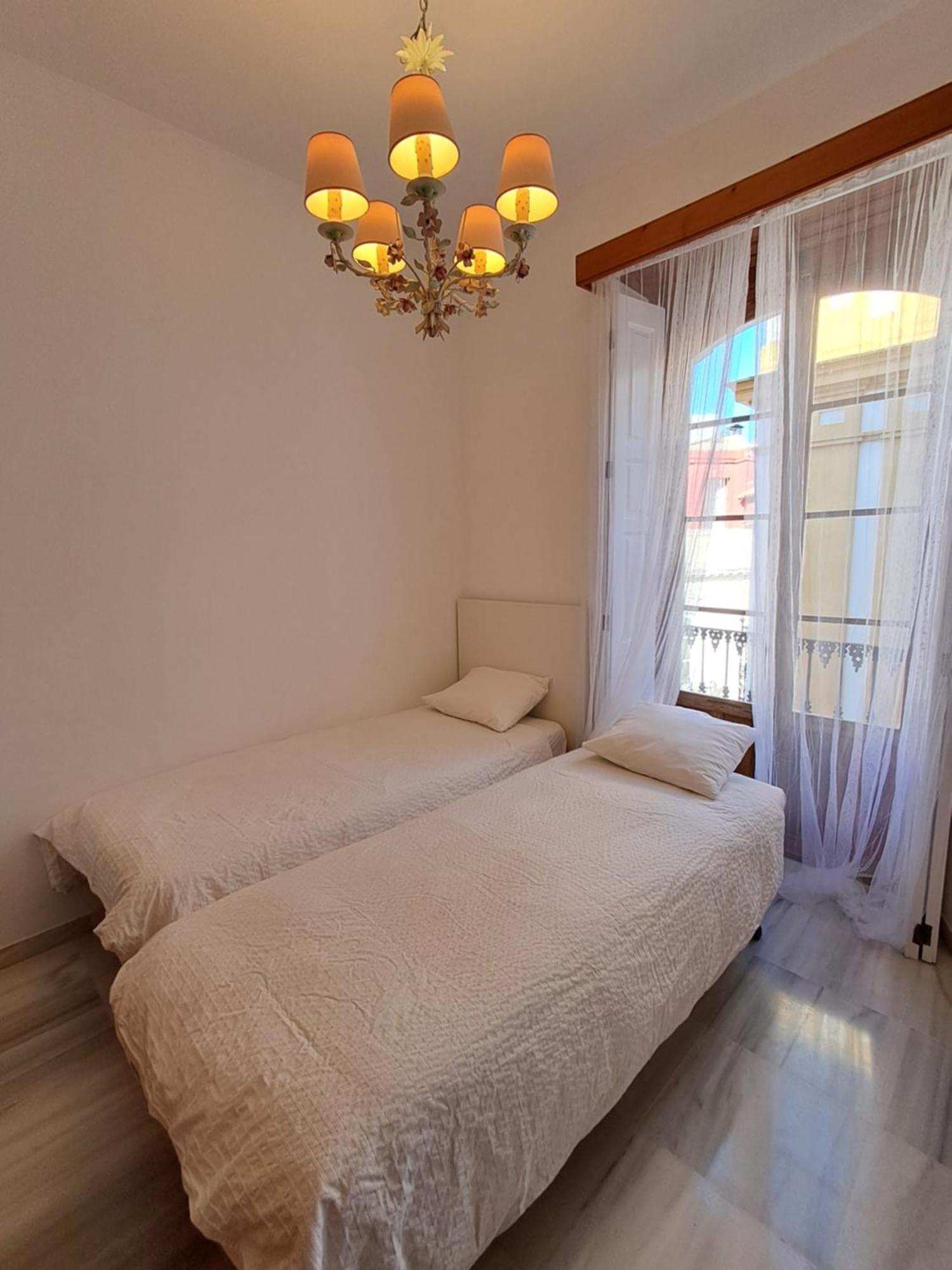 Apartamentos Almirante Hoyos Seville Ngoại thất bức ảnh